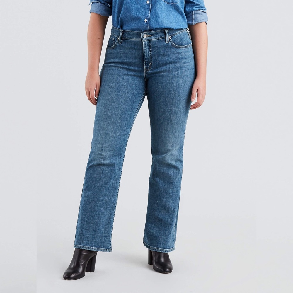 Levi’s 415 Relaxed Bootleg Jeans